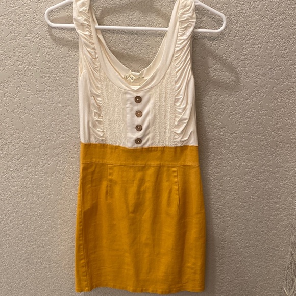 Womens dress - Picture 1 of 3